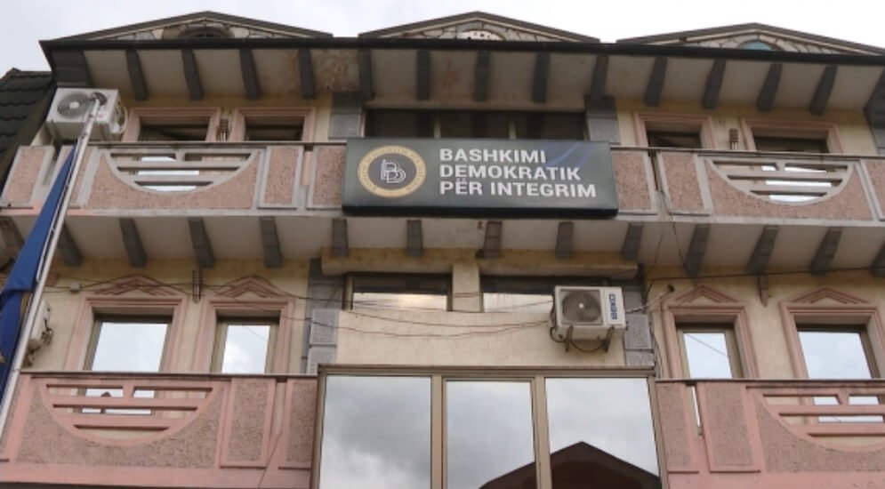ДУИ обвинува за пренамена на 8 милиони евра, ВЛЕН под лупа за булеварот „Хасан Приштина“ ДУИ обвинува за пренамена на 8 милиони евра, ВЛЕН под лупа за булеварот „Хасан Приштина“