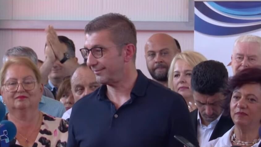 Простување наместо одговорност: Како Мицкоски го амнестираше Китановиќ за величењето на Младиќ Простување наместо одговорност: Како Мицкоски го амнестираше Китановиќ за величењето на Младиќ