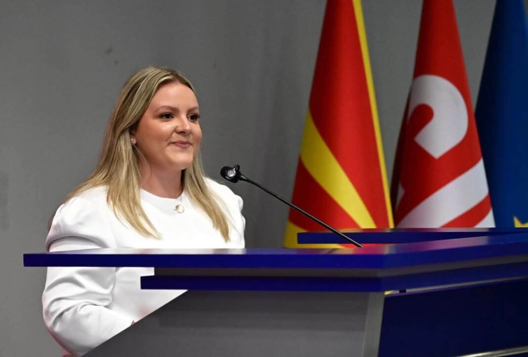 Стефанија Кузмановска е нова претседателка на СДММ: Младите се силата што менува и создава Стефанија Кузмановска е нова претседателка на СДММ: Младите се силата што менува и создава