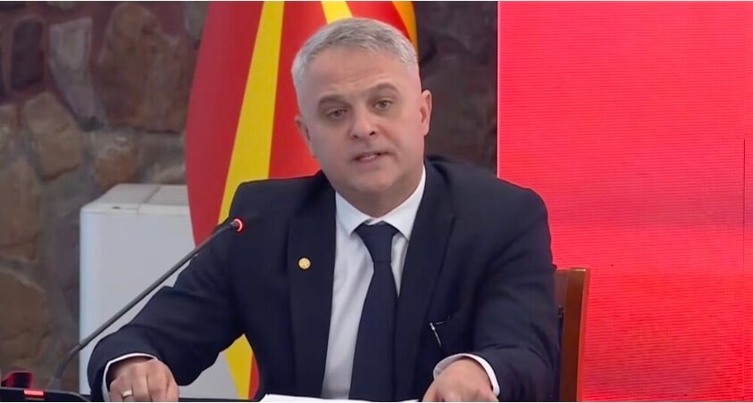 КЛИМОВСКИ СО БИЗАРНО ОБЈАСНУВАЊЕ: Парите на Државна лотарија не биле државни оти не легнале во трезорот?! КЛИМОВСКИ СО БИЗАРНО ОБЈАСНУВАЊЕ: Парите на Државна лотарија не биле државни оти не легнале во трезорот?!