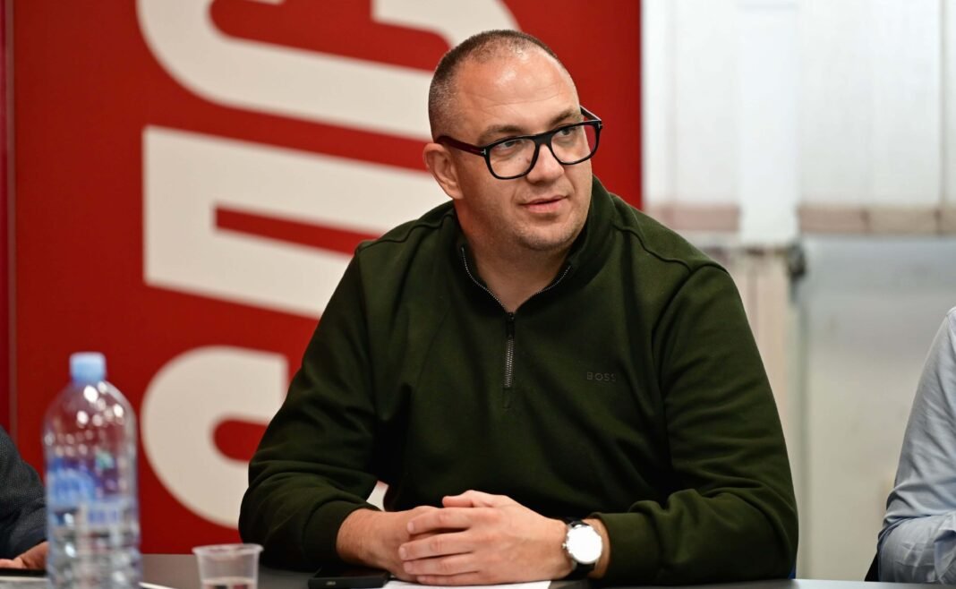 Герасим Лазов со жестоки критики кон Мицкоски и ВМРО-ДПМНЕ — „Додека народот осиромашува, тие фрлаат милиони на луксуз!“ Герасим Лазов со жестоки критики кон Мицкоски и ВМРО-ДПМНЕ — „Додека народот осиромашува, тие фрлаат милиони на луксуз!“