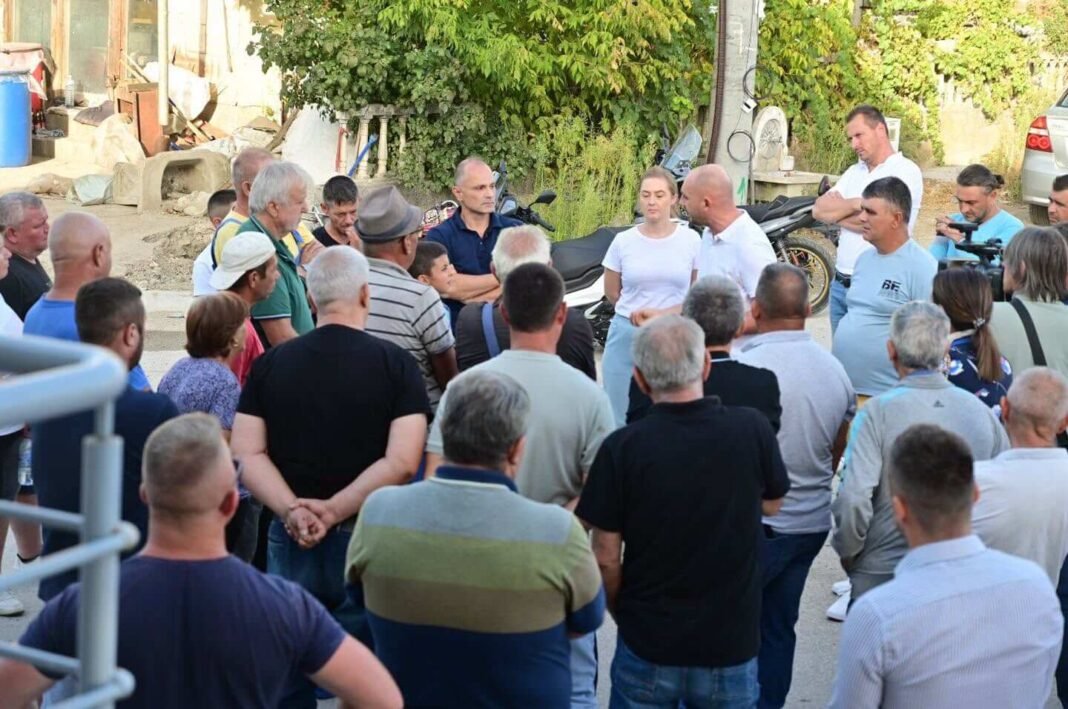 ФИЛИПЧЕ ОД НЕГОТИНСКО: „За лозарите нема пари и родот им скапува, ама има 5,5 милиони евра за Дејвид Гета!“ ФИЛИПЧЕ ОД НЕГОТИНСКО: „За лозарите нема пари и родот им скапува, ама има 5,5 милиони евра за Дејвид Гета!“