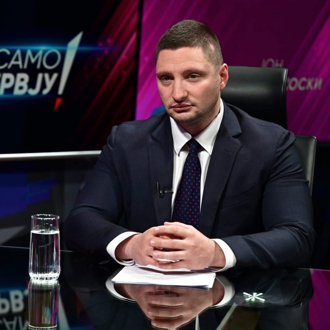 Фрчковски со црно-на-бело докази го патосира Мицкоски – 5 милиони евра народни пари отидоа за журка! Фрчковски со црно-на-бело докази го патосира Мицкоски – 5 милиони евра народни пари отидоа за журка!