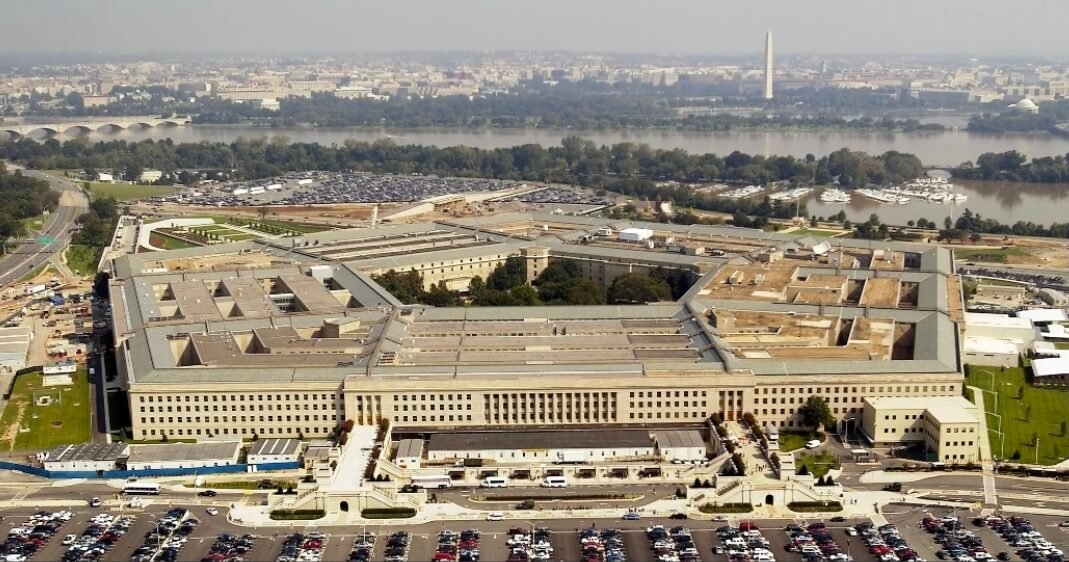 ТРАМП ПОД ПРИТИСОК ПРЕД ИЗБОРИТЕ: Белата куќа разгледува нови напади врз Иран за пад на цената на нафтата ТРАМП ПОД ПРИТИСОК ПРЕД ИЗБОРИТЕ: Белата куќа разгледува нови напади врз Иран за пад на цената на нафтата