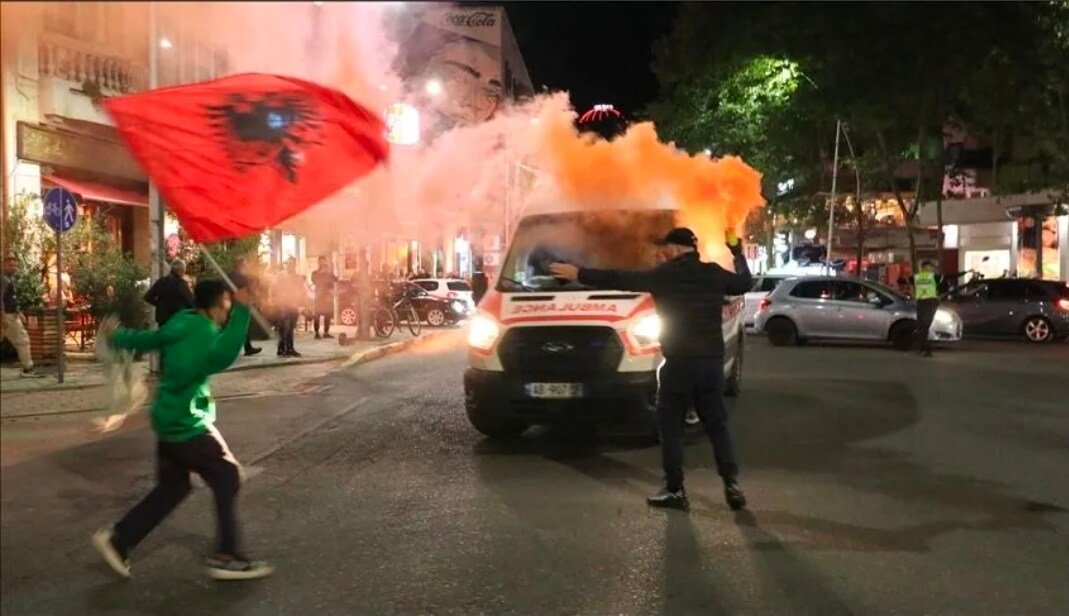 ЧЕТВРТИ ДЕН ЖЕШКИ СУДИРИ ВО АЛБАНИЈА: Ескалација на антивладините протести – Канцеларијата на ОН со алармантен апел за смирување на тензиите! ЧЕТВРТИ ДЕН ЖЕШКИ СУДИРИ ВО АЛБАНИЈА: Ескалација на антивладините протести – Канцеларијата на ОН со алармантен апел за смирување на тензиите!