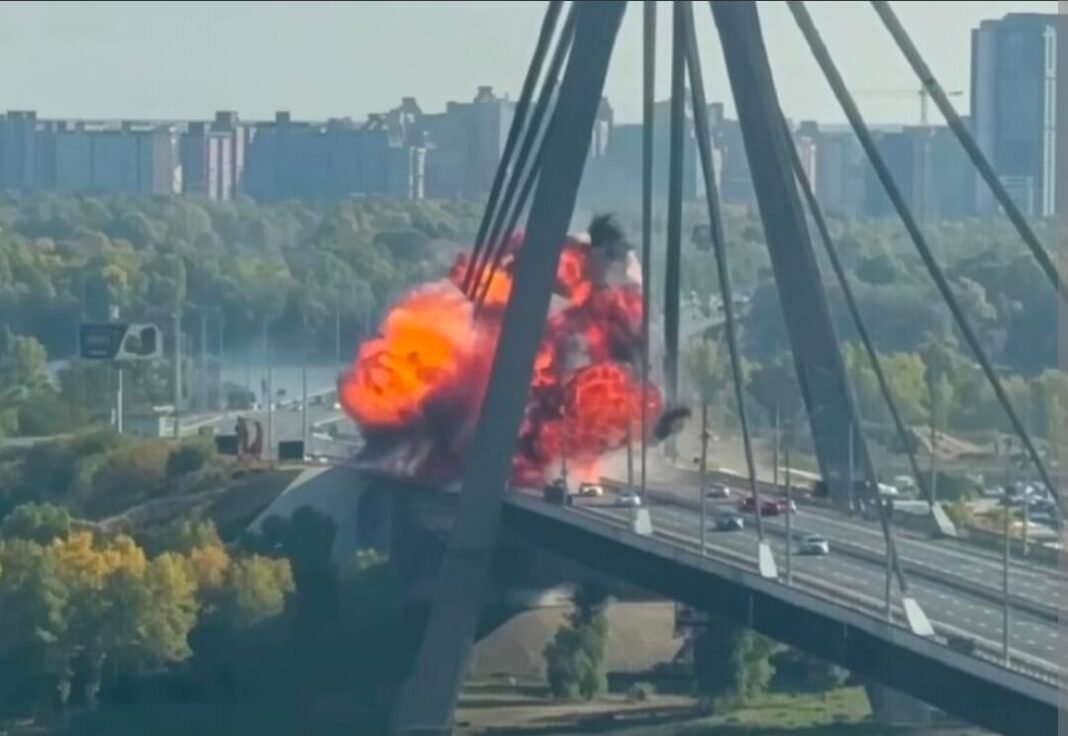 ЕСКАЛАЦИЈА ВО КИЕВ: Русија четврти ден по ред ги гаѓа преодните мостови на Днепар – логистички хаос и страв од целосна изолација! ЕСКАЛАЦИЈА ВО КИЕВ: Русија четврти ден по ред ги гаѓа преодните мостови на Днепар – логистички хаос и страв од целосна изолација!